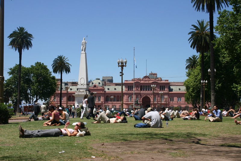 faixada da casa rosada