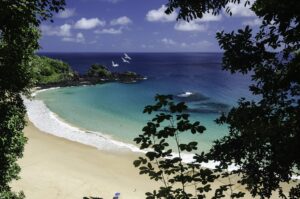 Praia_do_Sancho,_Fernando_de_Noronha- as praias mais bonitas do brasil